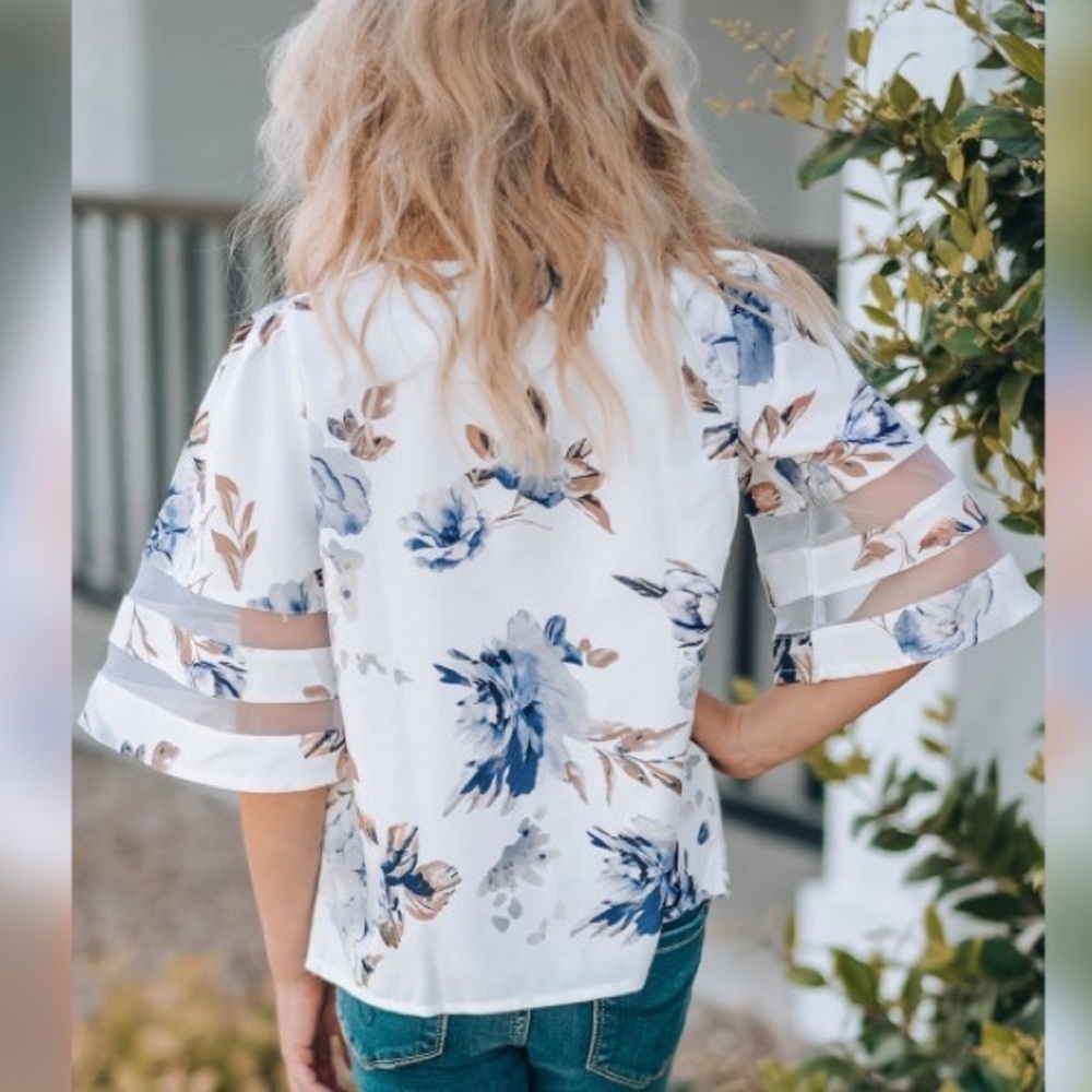 A Chic Tea Time Mesh Inset Blouse - Picture 7 of 7